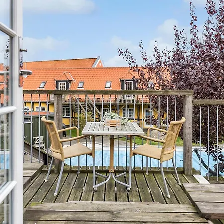Lovely In With Kitchen Apartment *