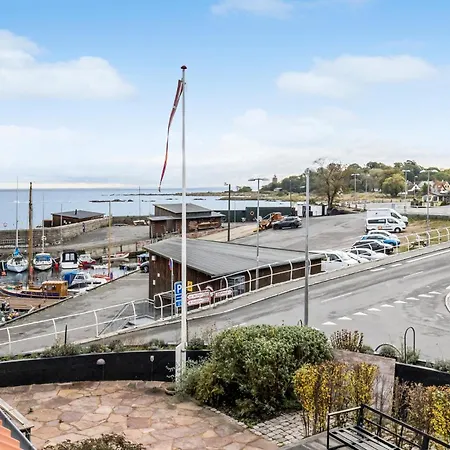 1 Bedroom Awesome In *